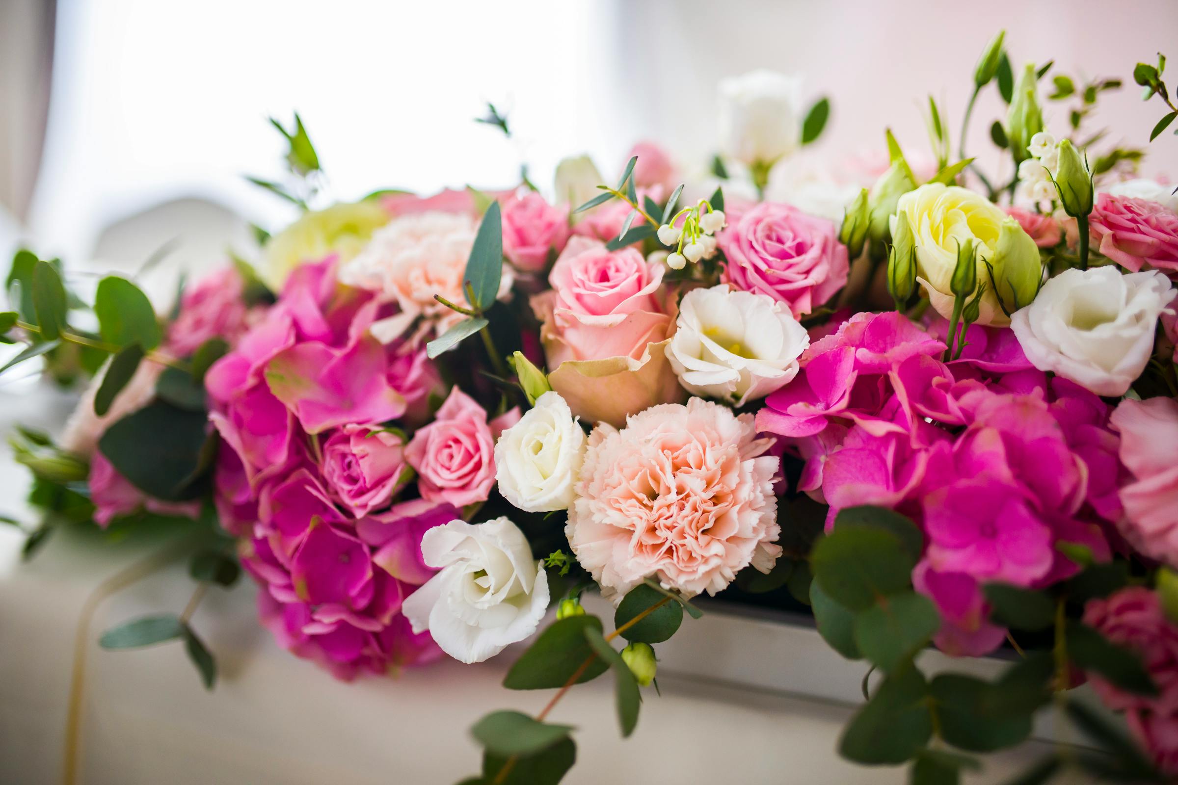 Florale Arrangement-Ansicht in Rosa und Creme